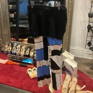 Wear moi warm up pants.